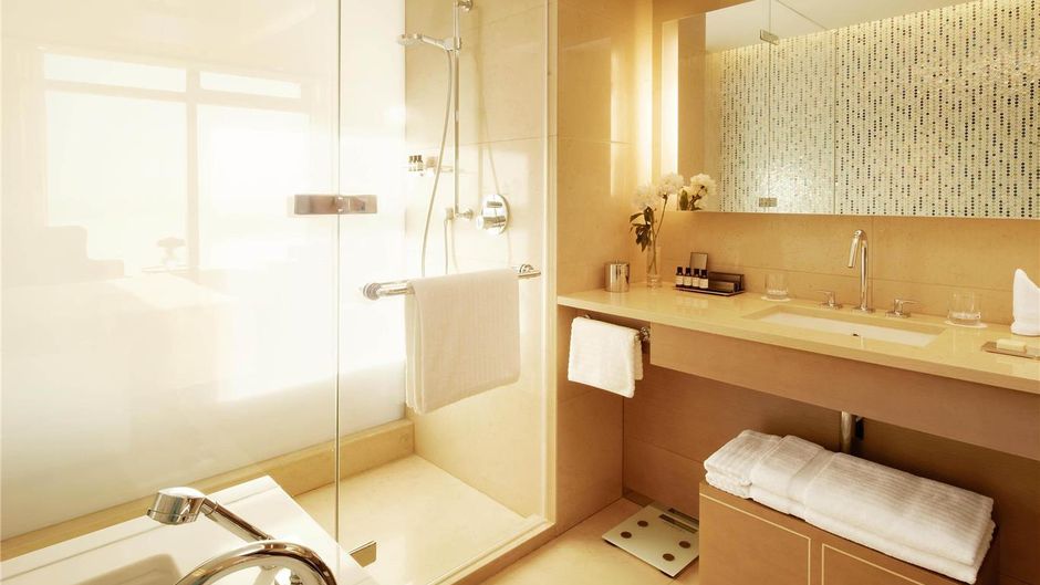 Fairmont Baku, Flame Towers Room
