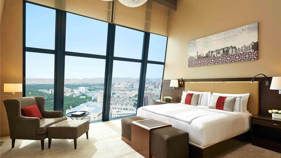 Fairmont Baku, Flame Towers Room