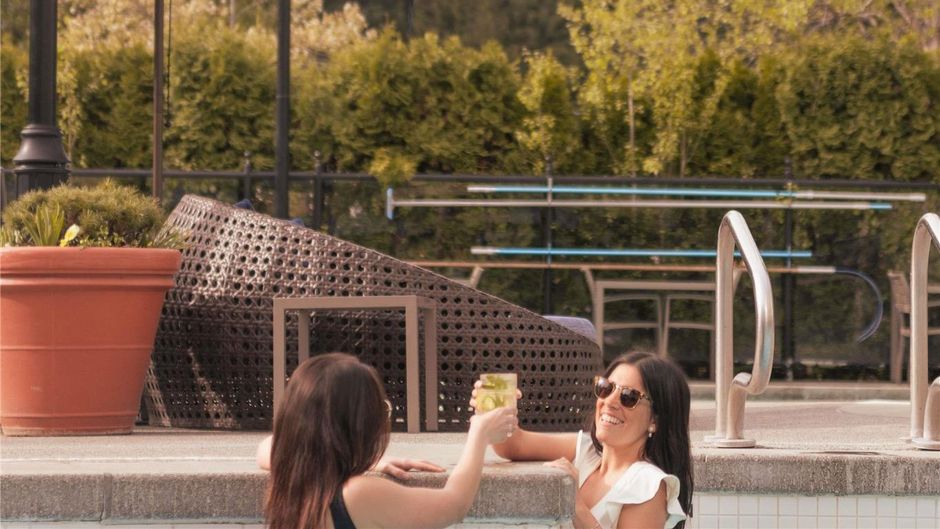 Fairmont Chateau Whistler Pool
