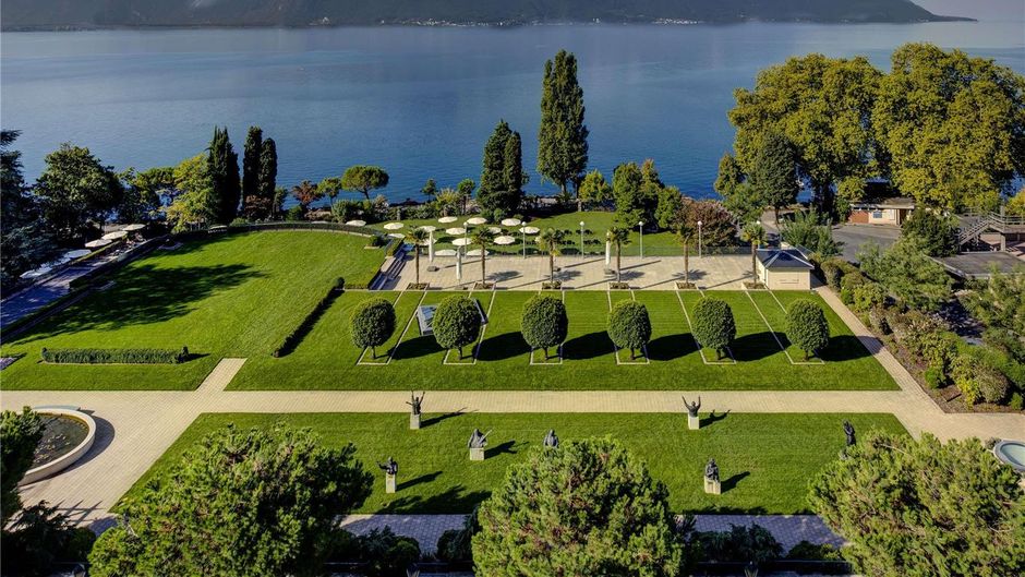 Fairmont Le Montreux Palace Exterior