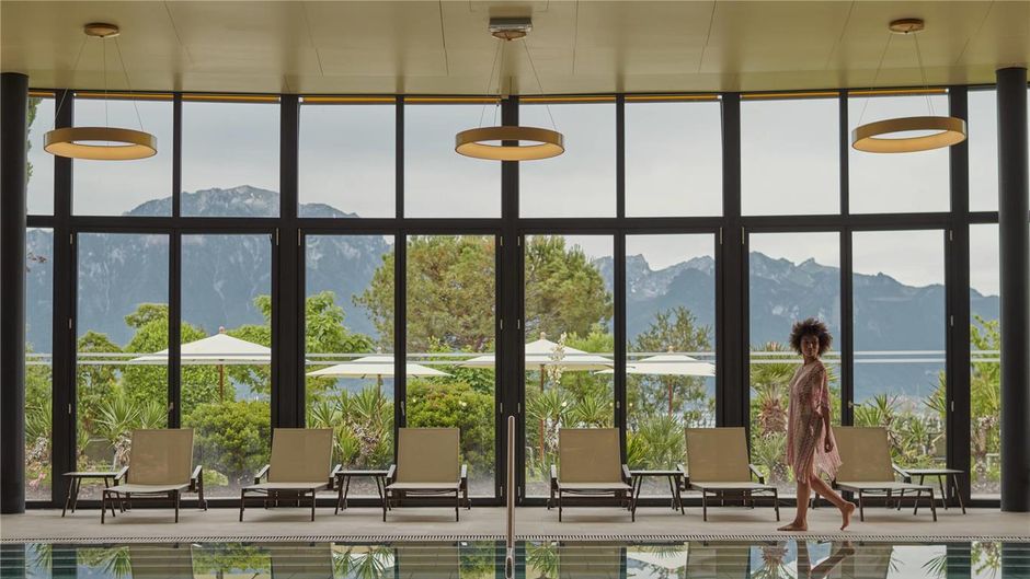 Fairmont Le Montreux Palace Pool