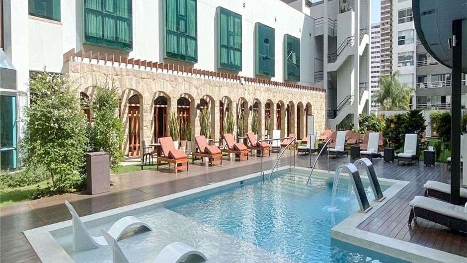 Swissotel Lima Pool