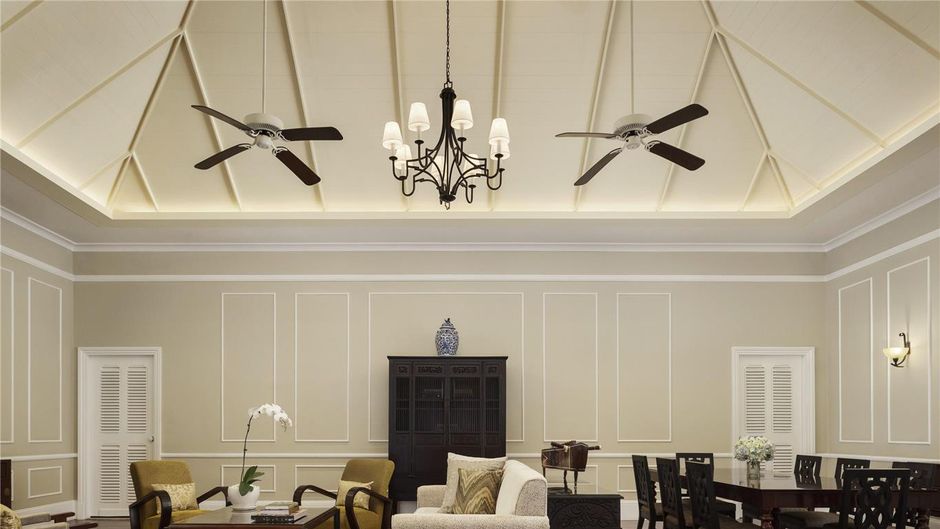 Raffles Grand Hotel D'Angkor Suite