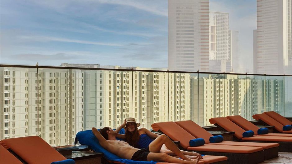 The Fairmont Dubai Pool