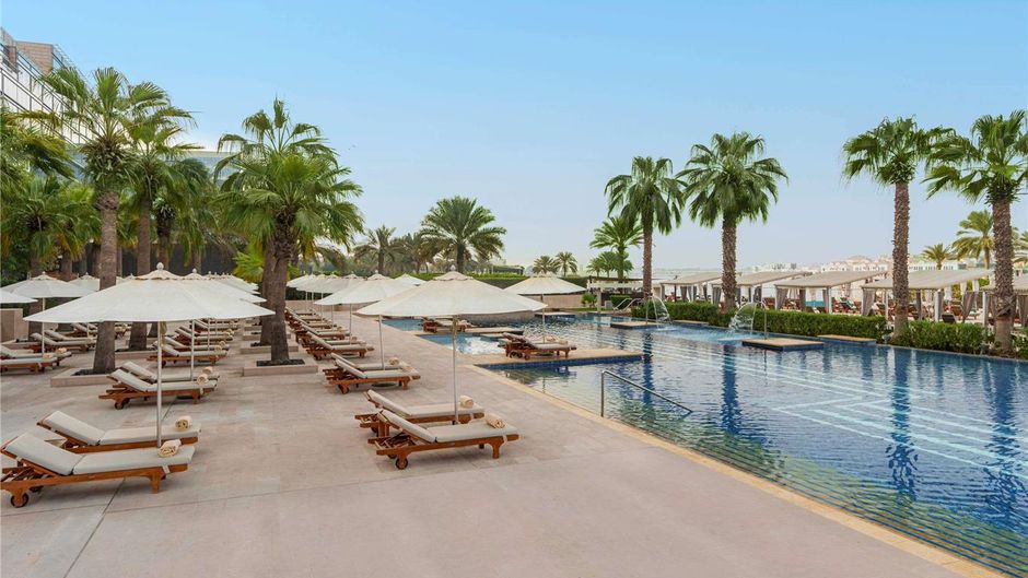 Fairmont Bab Al Bahr Pool