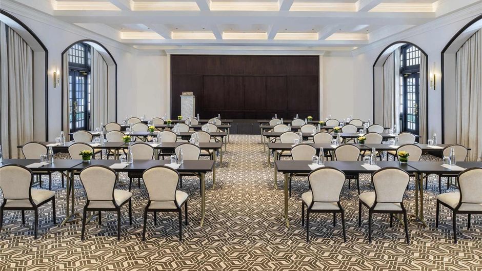 Raffles Hotel Singapore Meeting