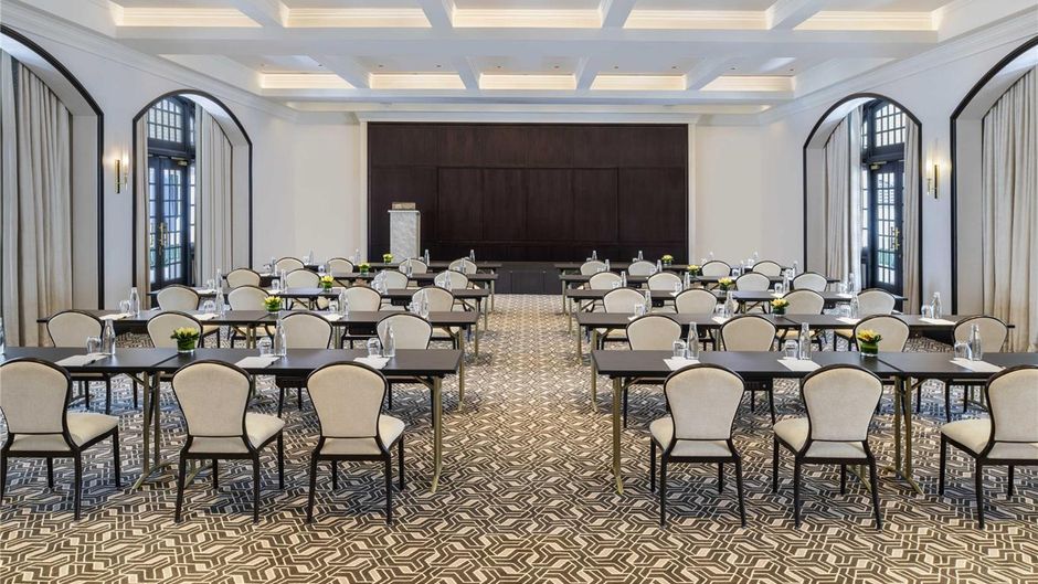 Raffles Hotel Singapore Meeting
