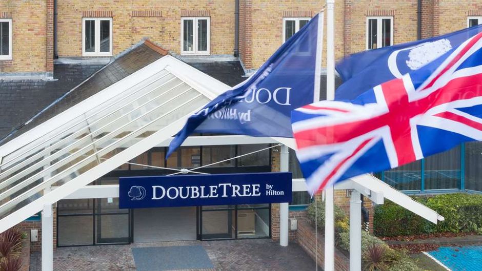 DoubleTree by Hilton London Elstree Exterior