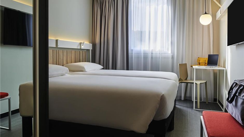 Ibis Montlhery Paris South Room