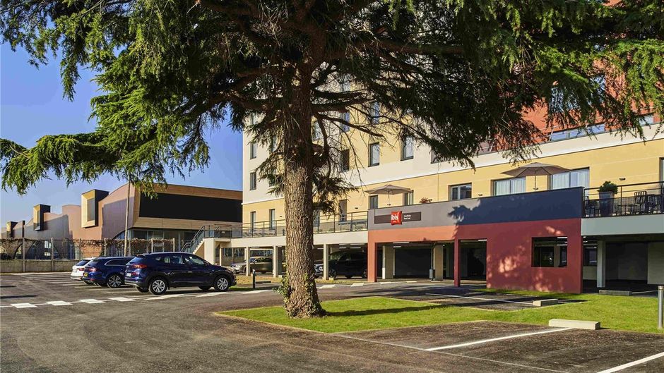 Ibis Montlhery Paris South Exterior