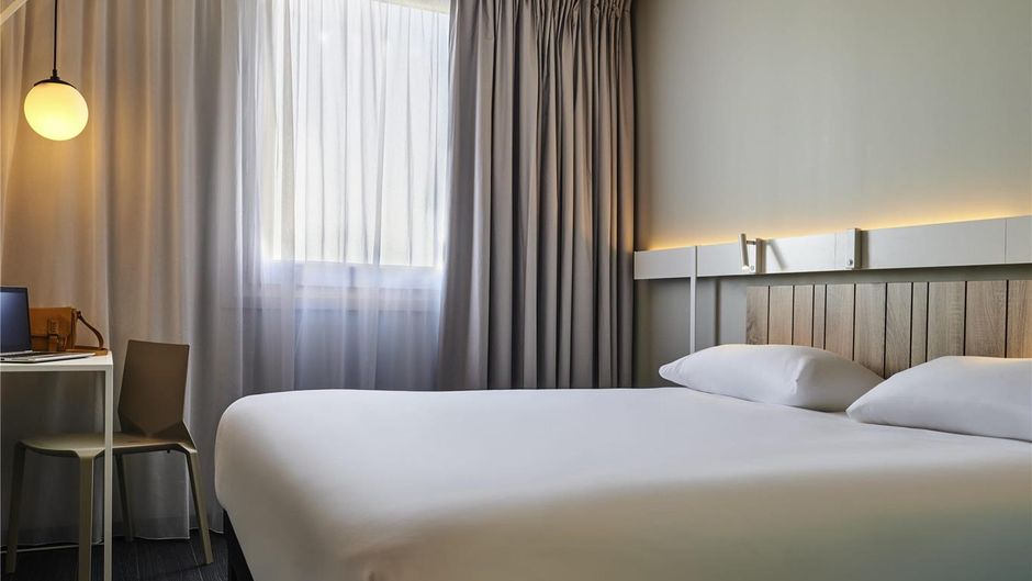 Ibis Montlhery Paris South Room
