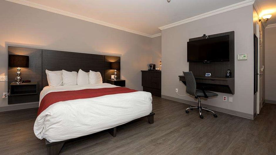 Hotel L'Empress Room