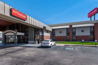 Econo Lodge Inn & Suites Lafayette East