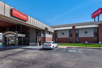 Econo Lodge Inn & Suites Lafayette East