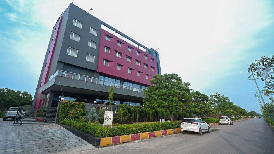 Comfort Hotel Vista Exterior