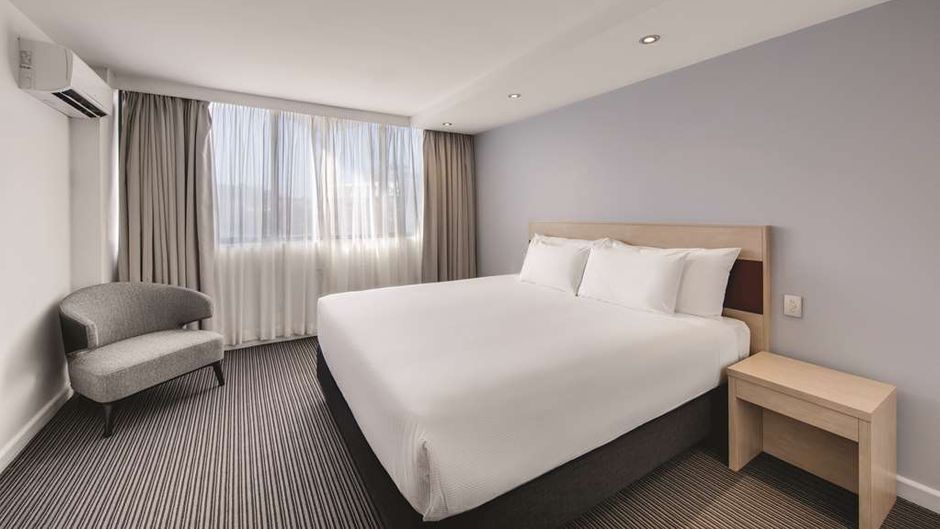 Central Studio Hotel Sydney Room