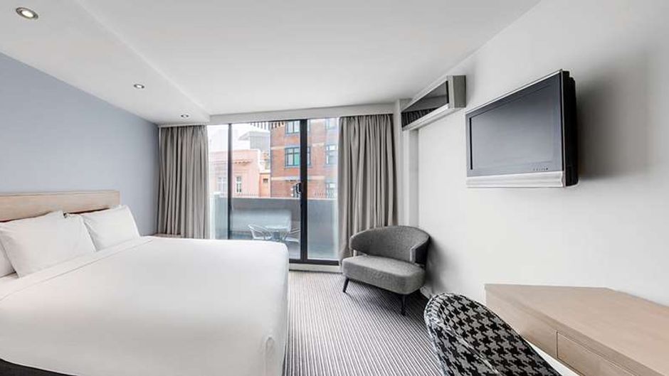 Central Studio Hotel Sydney Room