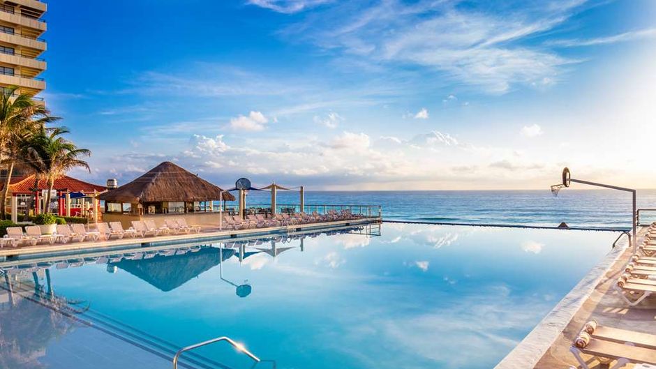 Crown Paradise Club Pool