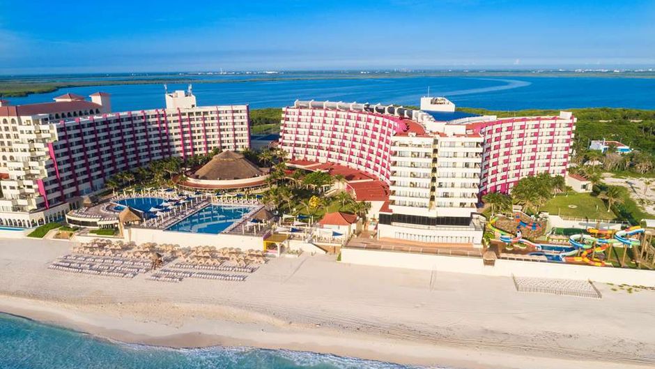 Crown Paradise Club Exterior