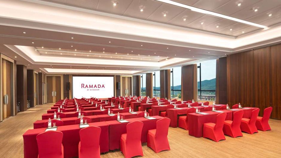 Ramada Yingshan Jiulongwan Resort Meeting