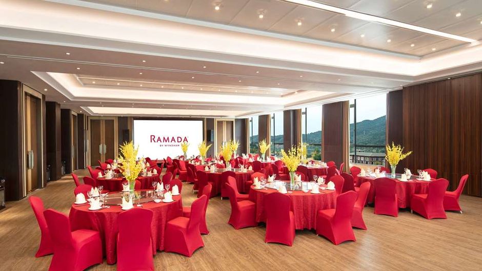 Ramada Yingshan Jiulongwan Resort Meeting