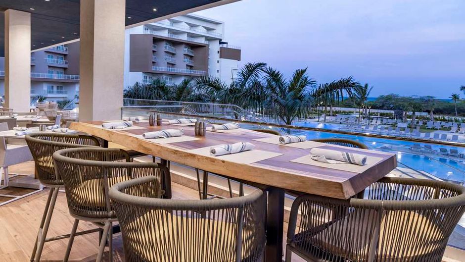 Embassy Suites by Hilton Aruba Resort Restaurant
