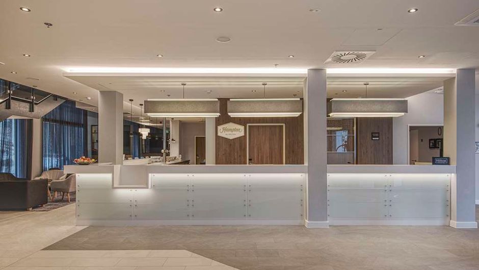 Hampton by Hilton Stuttgart City Centre Lobby