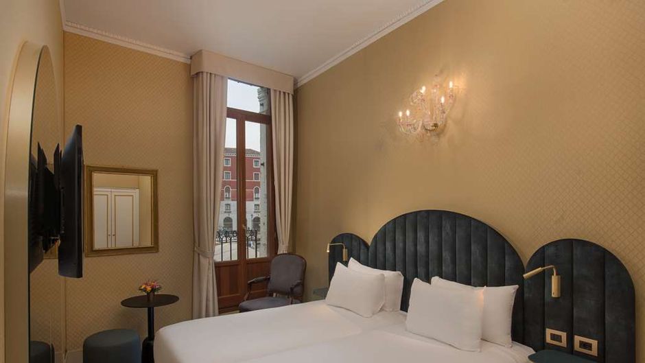 NH Venezia Santa Lucia Room