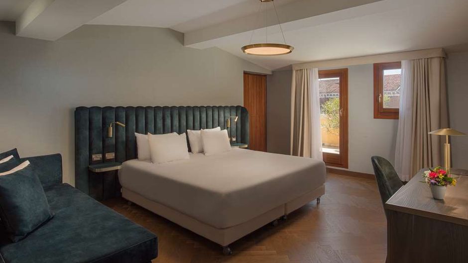 NH Venezia Santa Lucia Room
