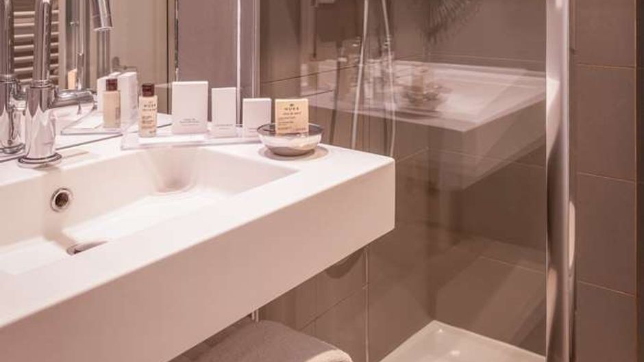 Suites & Hotel Helzear Champs Elysees Room