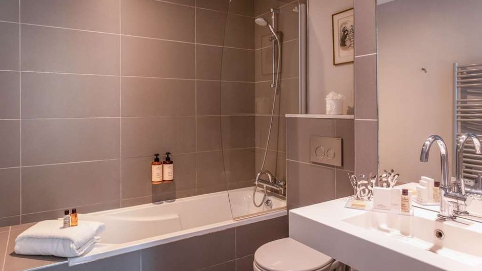 Suites & Hotel Helzear Champs Elysees Room