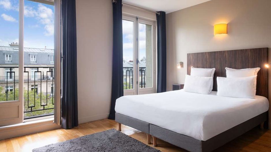 Suites & Hotel Helzear Champs Elysees Room