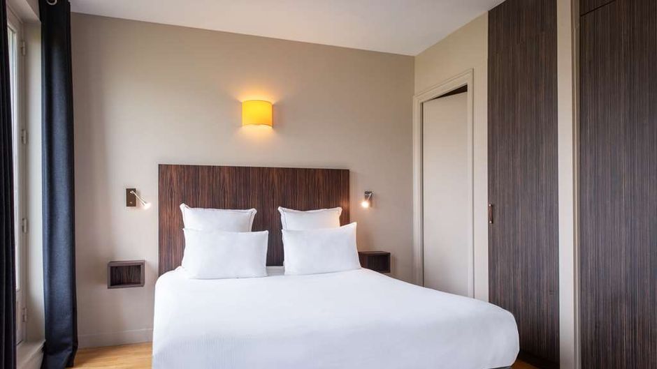 Suites & Hotel Helzear Champs Elysees Room