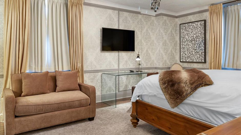 Fort Garry Hotel, Ascend Collection Suite