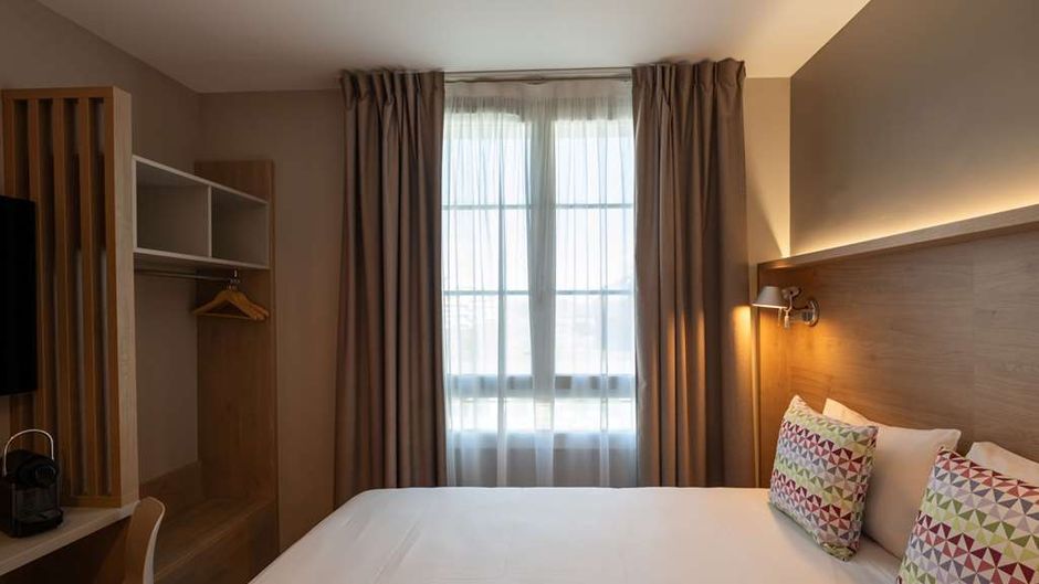 Hotel Campanile Caen Centre Gare Room