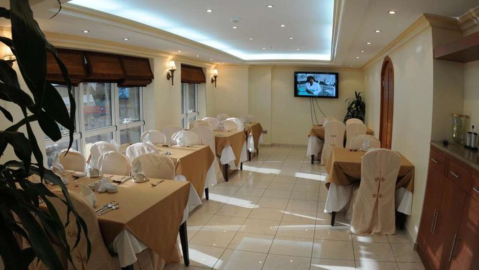 The Uptown Apartments Abu Dhabi Restaurant