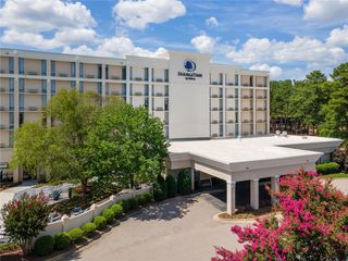 DoubleTree by Hilton Raleigh Midtown