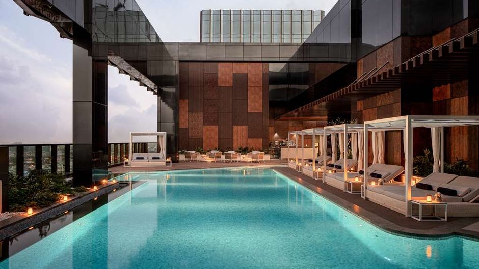 DoubleTree M Square Hotel & Residences Pool