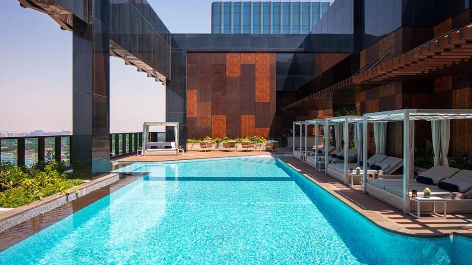 DoubleTree M Square Hotel & Residences Pool