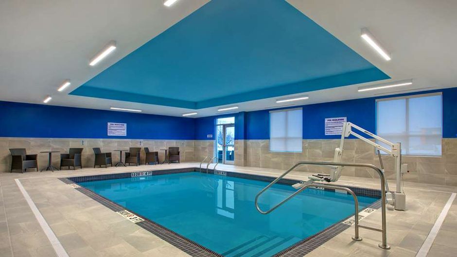 Hampton Inn Brockville Pool