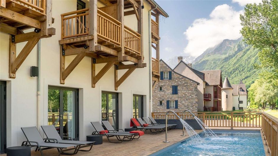 Mercure Loudenvielle Pyrenees Peyragudes Exterior