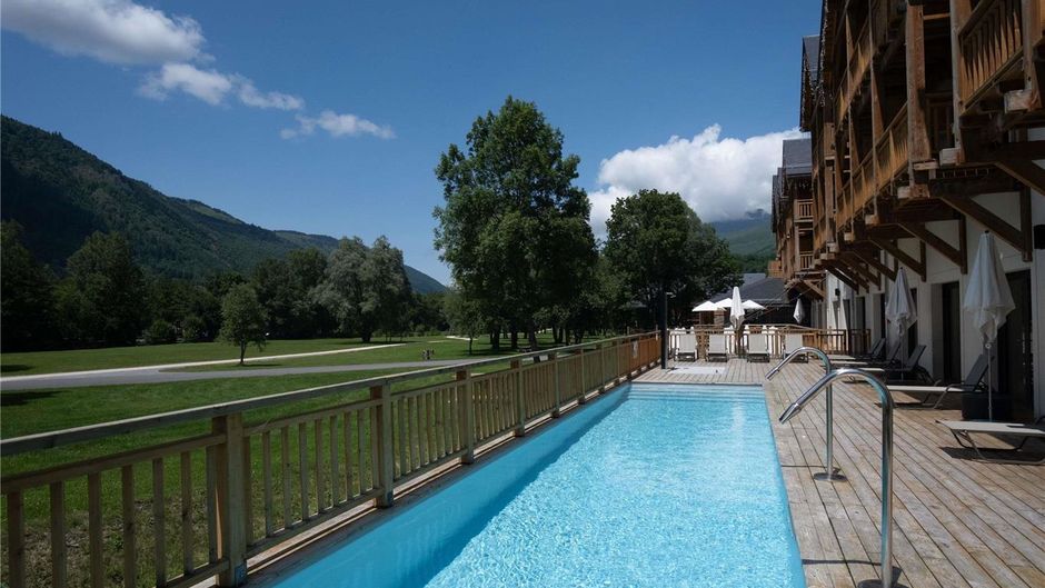 Mercure Loudenvielle Pyrenees Peyragudes Pool