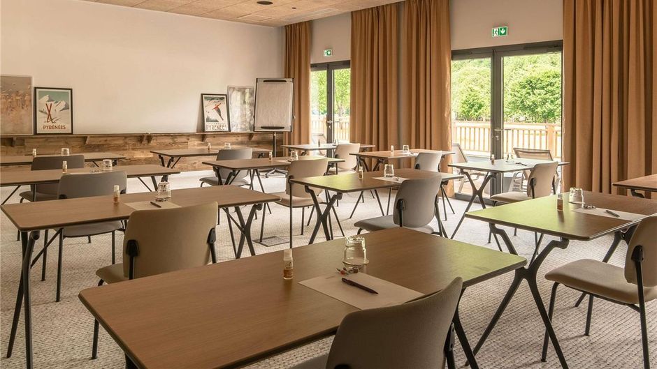 Mercure Loudenvielle Pyrenees Peyragudes Meeting