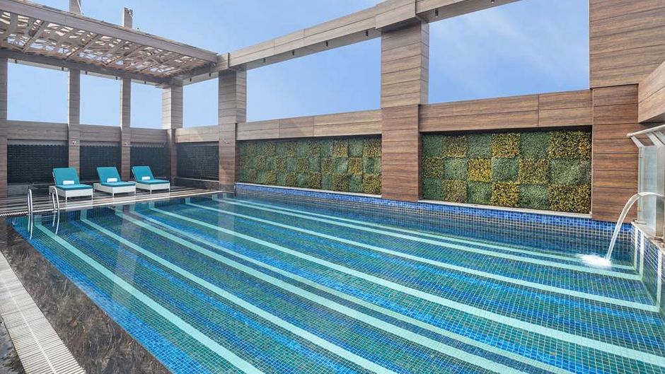 Radisson Blu Towers Kaushambi Delhi NCR Pool