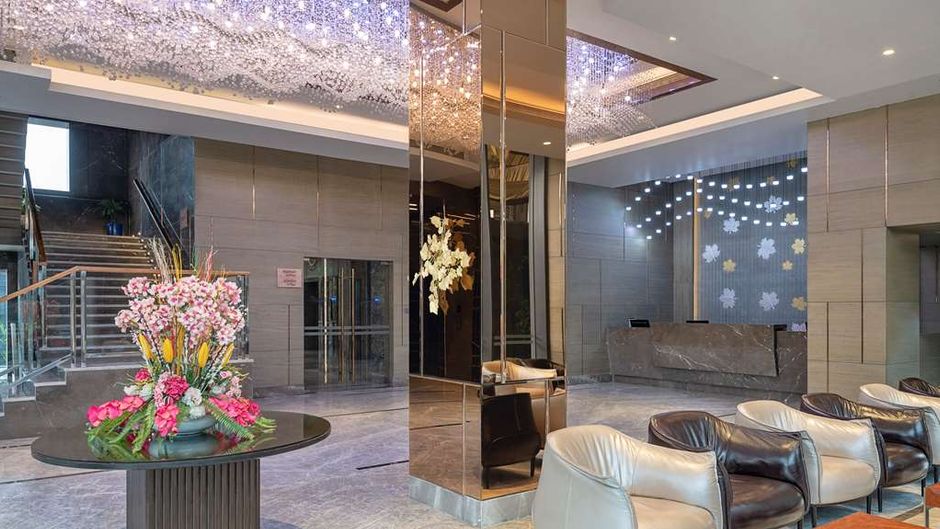 Radisson Blu Towers Kaushambi Delhi NCR Lobby