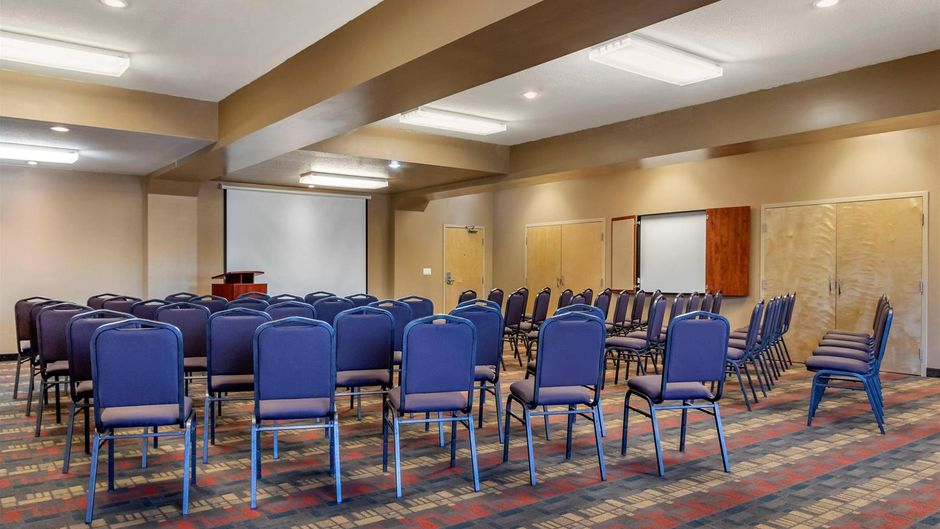 Quality Inn and Suites Rimbey Meeting