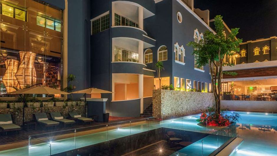 Villa Mercedes, Curio Collection-Hilton Pool