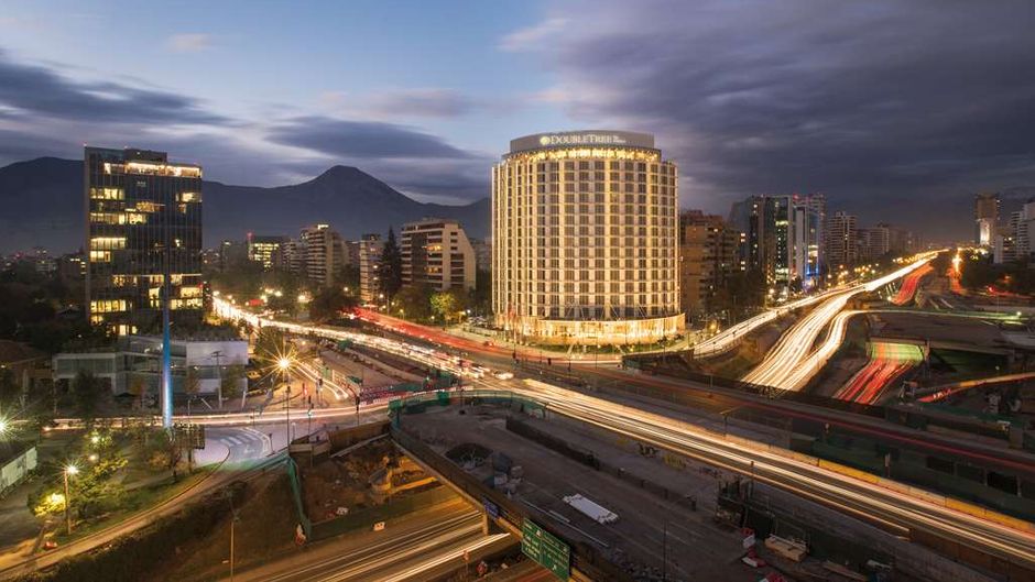 DoubleTree by Hilton Santiago Kennedy Exterior