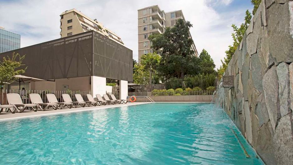 DoubleTree by Hilton Santiago Kennedy Pool