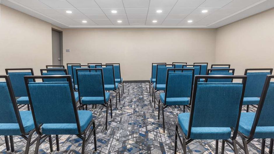 Hampton Inn & Suites by Hilton Downtown Meeting